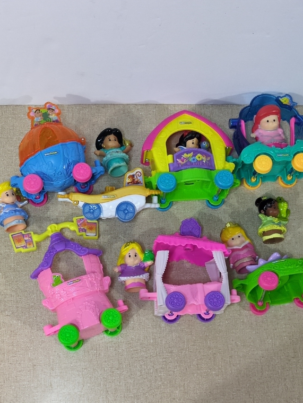 Fisher-Price Little People Disney Princess Parade Figures Float Set Of 7